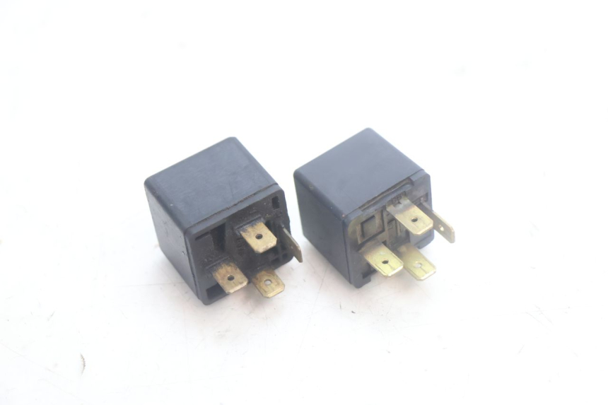 photo de ELECTRICAL RELAY YAMAHA YP MAJESTY 125 (2007 - 2010) - Component detail