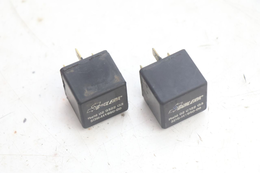 photo de ELECTRICAL RELAY YAMAHA YP MAJESTY 125 (2002 - 2006) - Alternative perspective