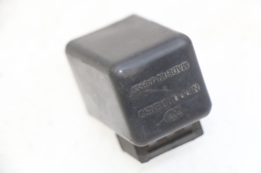 photo de ELECTRICAL RELAY KAWASAKI ZEPHYR 1100 ( - 1995) - Zoom on usage condition