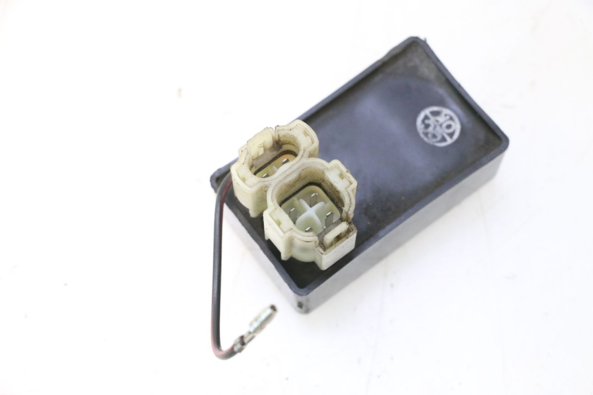 photo de HEADLIGHT RELAY KYMCO AGILITY RS 2T 50 (2009 - 2013) - Alternative perspective
