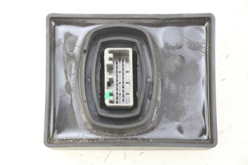 photo de HEADLIGHT RELAY HONDA FORZA 125 (2015 - 2016) - Alternative perspective