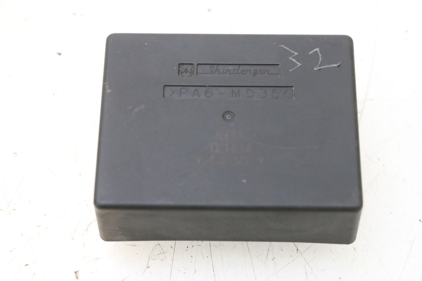 photo de HEADLIGHT RELAY HONDA PCX (JF57/JF64) 125 (2014 - 2018) - Technical close-up