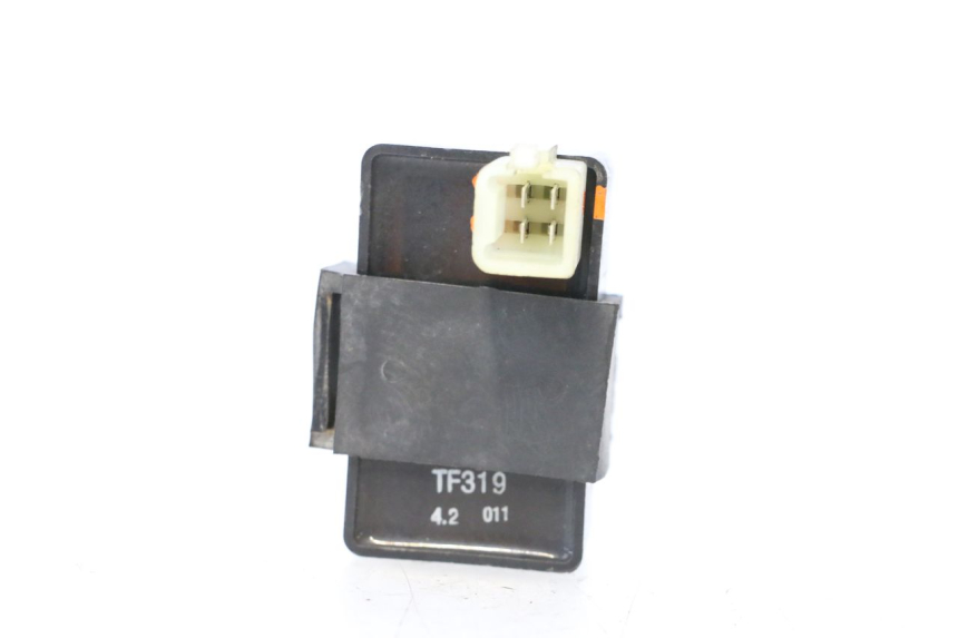 photo de HEADLIGHT RELAY HONDA ST PAN EUROPEAN 1100 (1990 - 2002) - Alternative perspective