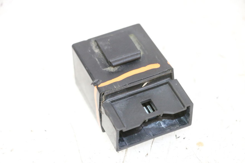 photo de FUEL PUMP RELAY YAMAHA FZ6 N FAZER 600 (2004 - 2006) - Technical close-up