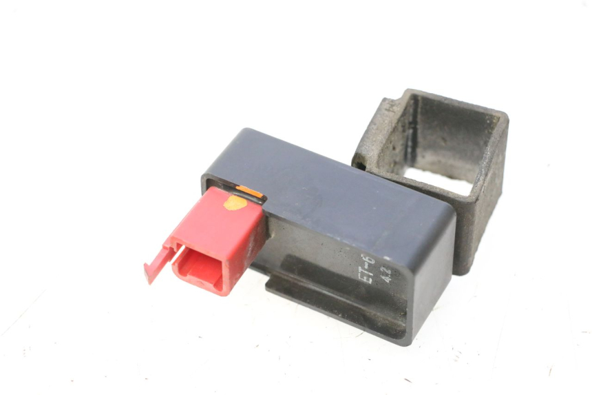 photo de FUEL PUMP RELAY HONDA ST PAN EUROPEAN 1100 (1990 - 2002) - Zoom on usage condition