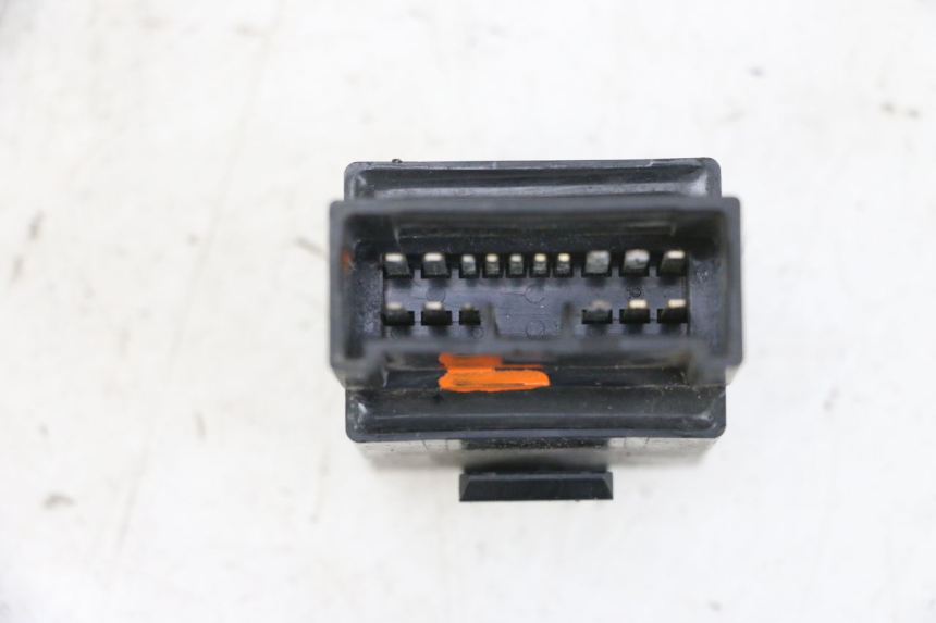 photo de FUEL PUMP RELAY YAMAHA TDM ABS 900 (2002 - 2014) - Alternative perspective