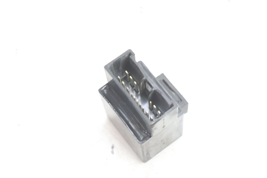 photo de FUEL PUMP RELAY YAMAHA TDM ABS 900 (2002 - 2014) - Alternative perspective