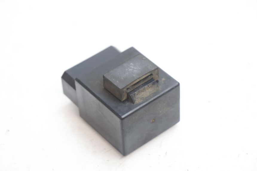 photo de FUEL PUMP RELAY YAMAHA YZF R GENESIS 750 (1993 - 1998) - Alternative perspective