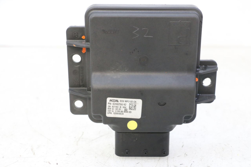 photo de ROLL LOCK RELAY PIAGGIO MP3 HPE 310 (2024 - 2025) - Main view