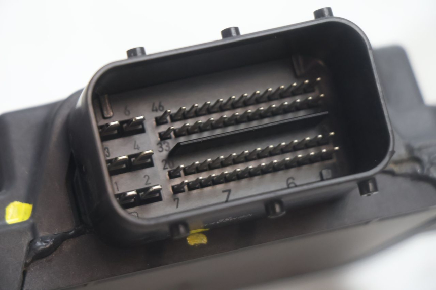 photo de ROLL LOCK RELAY PIAGGIO MP3 HPE 530 (2022 - 2026) - Technical close-up