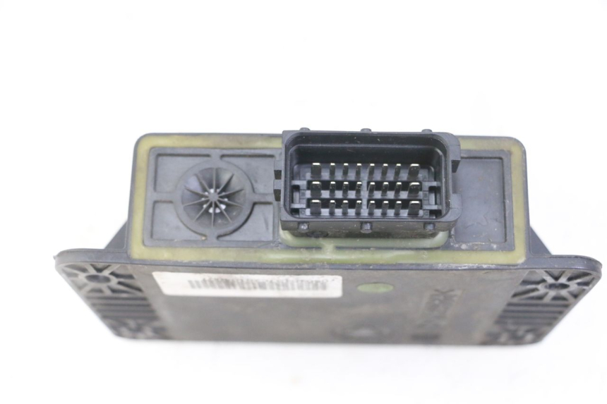 photo de ROLL LOCK RELAY PIAGGIO MP3 LT 300 (2010 - 2016) - Alternative perspective