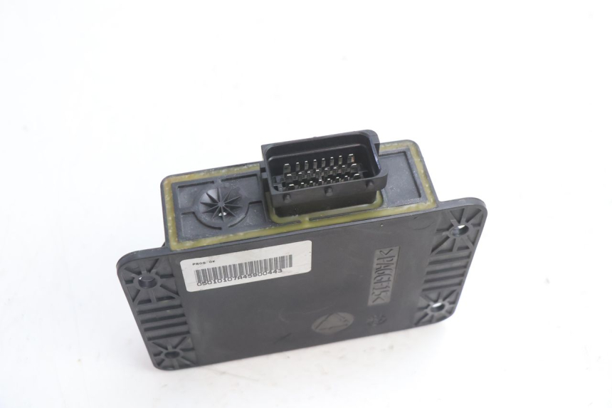 photo de RELAY ROLL LOCK PIAGGIO MP3 LT 400 (2007 - 2012) - Technical close-up