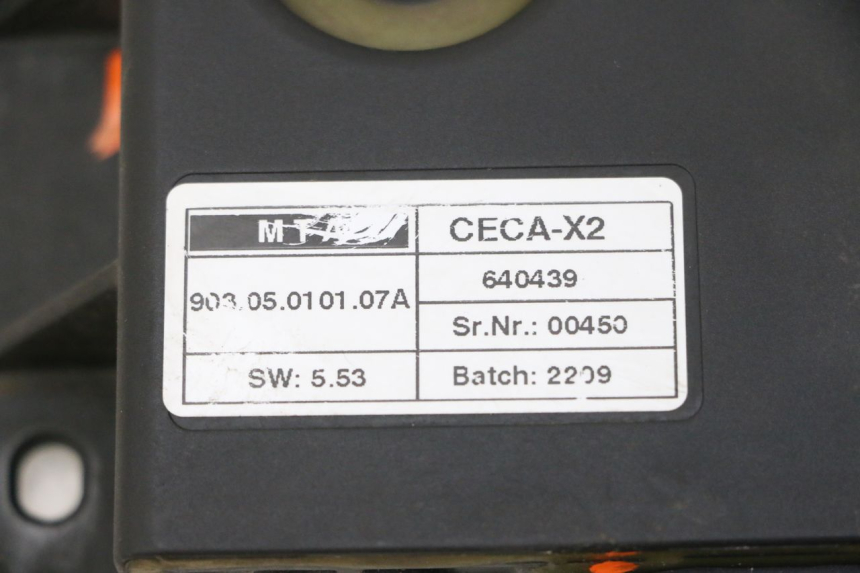 photo de RELAY ROLL LOCK PIAGGIO MP3 RL 250 (2006 - 2010) - Fixing points details