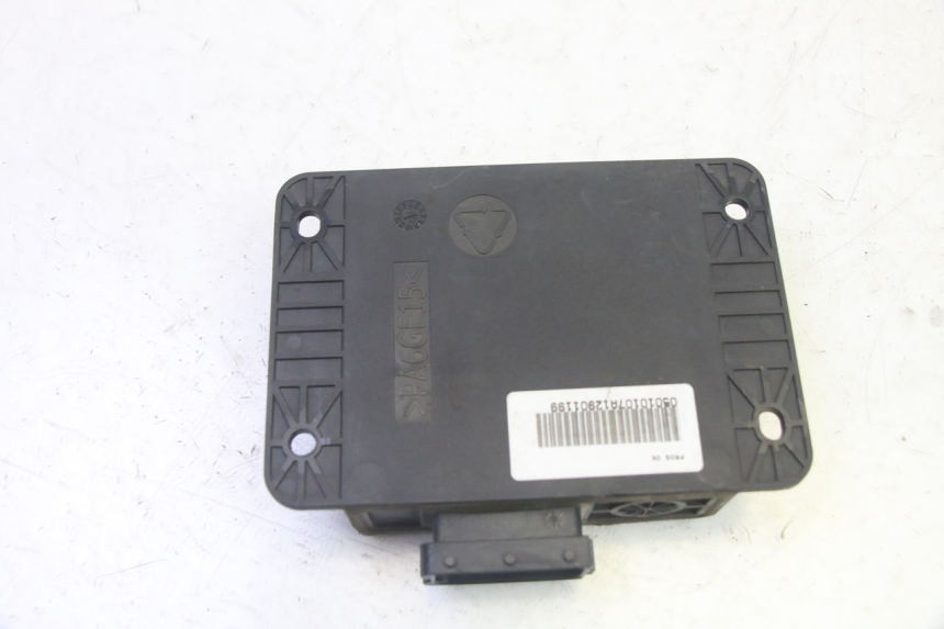 photo de RELAY ROLL LOCK PIAGGIO MP3 RL 250 (2006 - 2010) - Alternative perspective