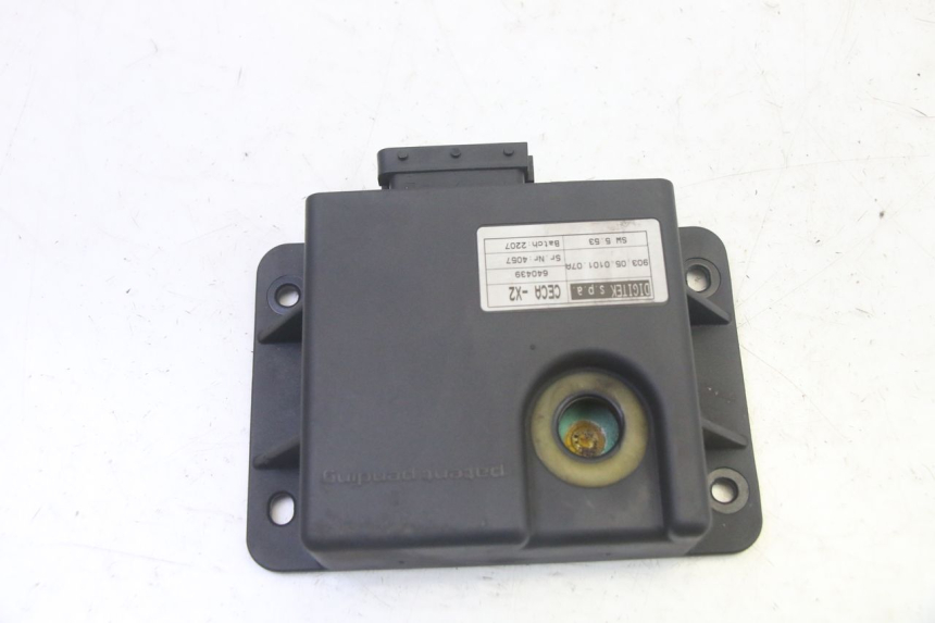 photo de ROLL LOCK RELAY PIAGGIO MP3 125 (2006 - 2014) - Zoom on usage condition