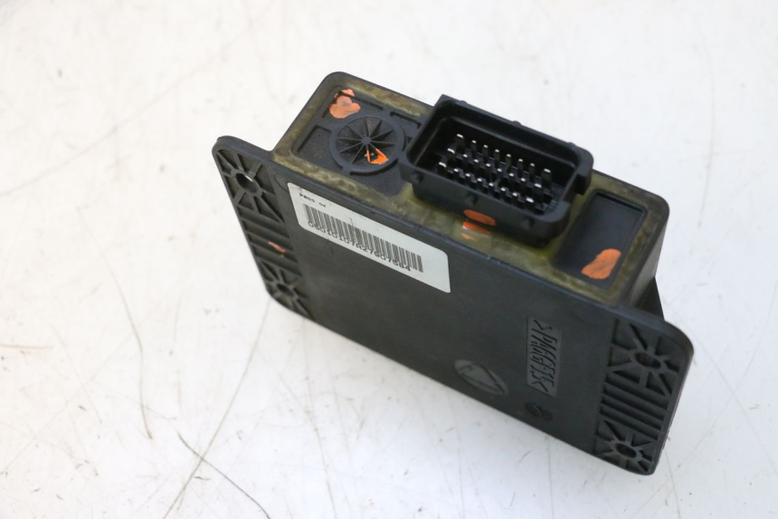 photo de RELAY ROLL LOCK PIAGGIO MP3 RL 250 (2006 - 2010) - Zoom on usage condition