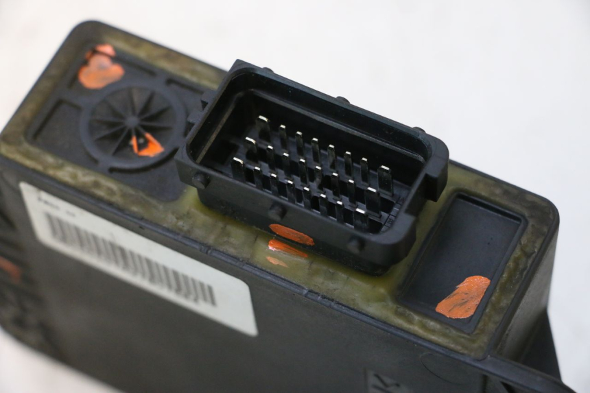 photo de RELAY ROLL LOCK PIAGGIO MP3 RL 250 (2006 - 2010) - Alternative perspective