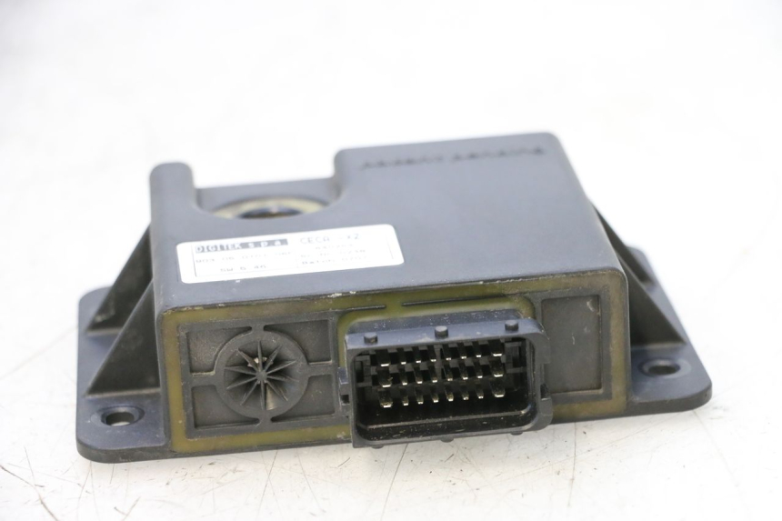 photo de ROLL LOCK RELAY PIAGGIO MP3 125 (2006 - 2014) - Zoom on usage condition