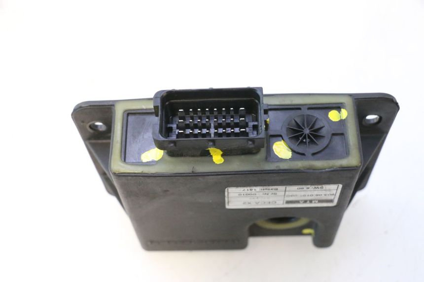 photo de ROLL LOCK RELAY PIAGGIO MP3 500 (2016 - 2018) - Technical close-up