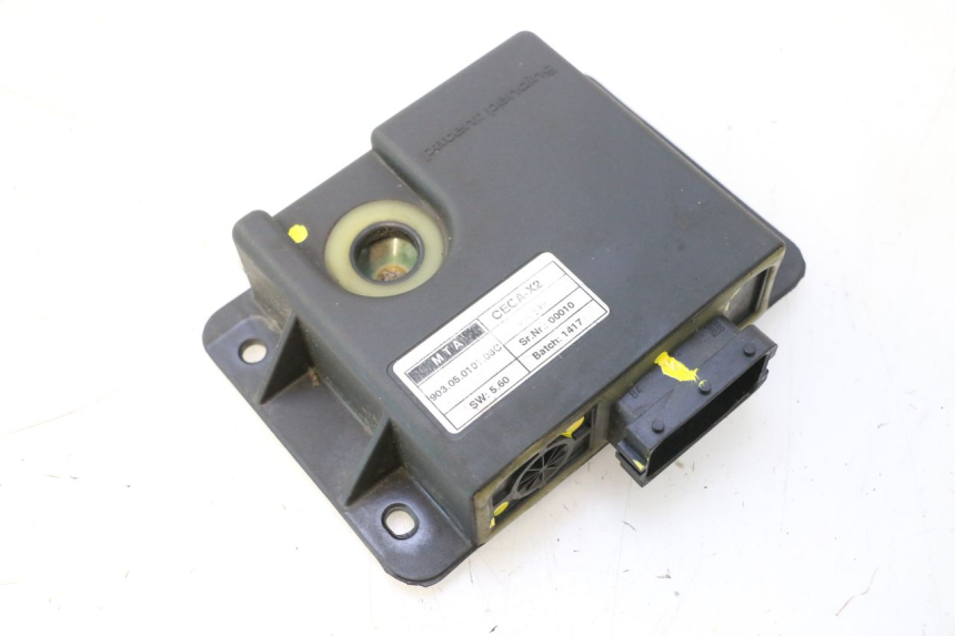 photo de ROLL LOCK RELAY PIAGGIO MP3 500 (2016 - 2018) - Surface and material condition