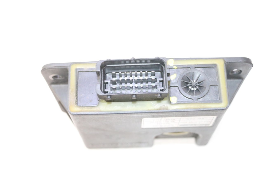 photo de ROLL LOCK RELAY PIAGGIO MP3 500 (2011 - 2015) - Alternative perspective