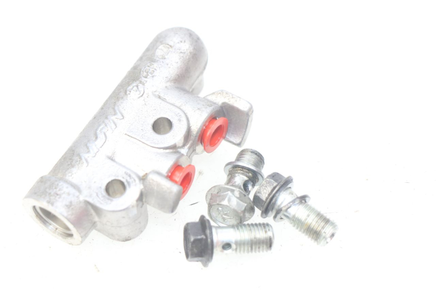 photo de BRAKE PROPORTIONING VALVE SUZUKI BURGMAN 125 (2007 - 2014) - Zoom on usage condition