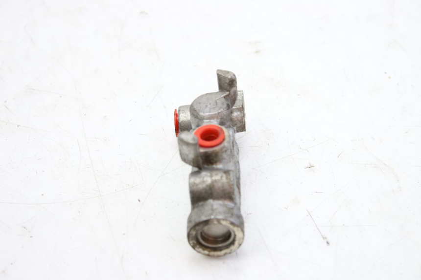photo de BRAKE PROPORTIONING VALVE HONDA FES S-WING SWING ABS 125 (2007 - 2015) - Technical close-up