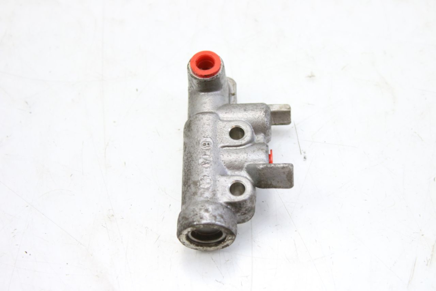 photo de BRAKE PROPORTIONING VALVE HONDA FES S-WING SWING ABS 125 (2007 - 2015) - Fixing points details