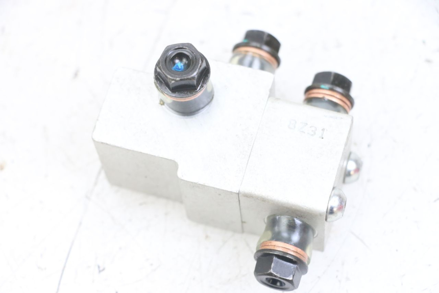 photo de BRAKE PROPORTIONING VALVE SYM FIDDLE 3 III 125 (2014 - 2020) - Main view