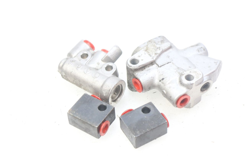 photo de BRAKE PROPORTIONING VALVE YAMAHA FJR ABS 1300 (2006 - 2012) - Alternative perspective