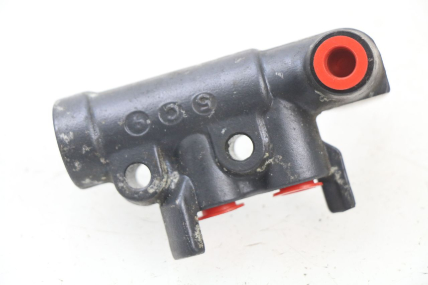 photo de BRAKE PROPORTIONING VALVE HONDA FES PANTHEON 125 (2003 - 2007) - Zoom on usage condition