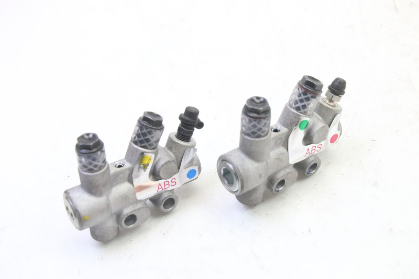 photo de BRAKE SPLITTER PIAGGIO MP3 HPE 310 (2024 - 2025) - Zoom on usage condition