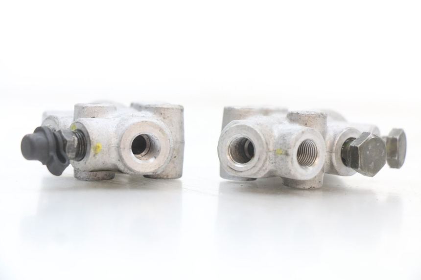 photo de BRAKE PROPORTIONING VALVE PIAGGIO MP3 LT 400 (2007 - 2012) - Alternative perspective