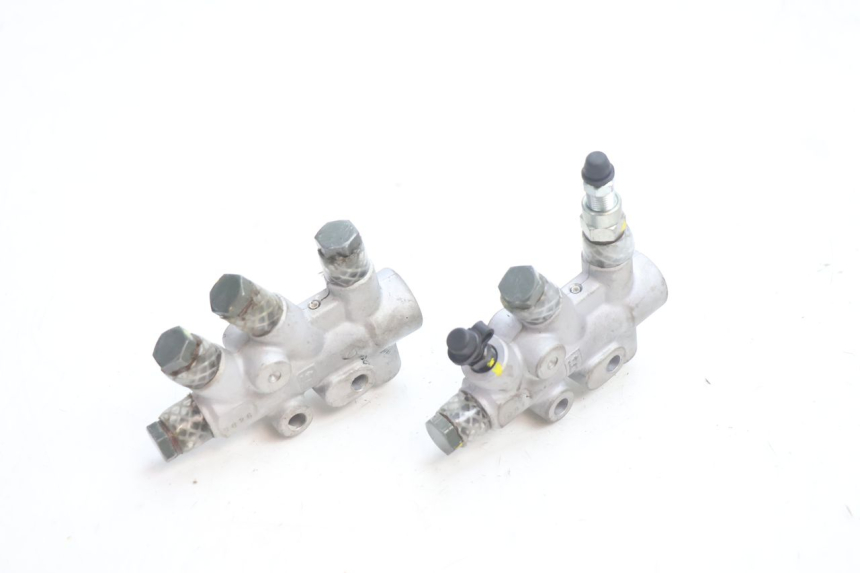 photo de BRAKE PROPORTIONING VALVE PIAGGIO MP3 LT 400 (2007 - 2012) - Alternative perspective