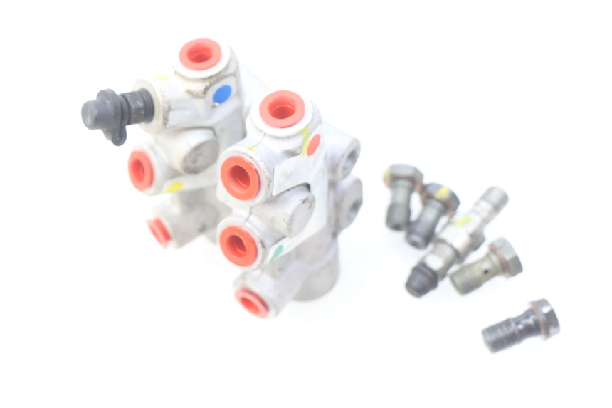 photo de BRAKE PROPORTIONING VALVE PIAGGIO MP3 500 (2011 - 2015) - Component detail