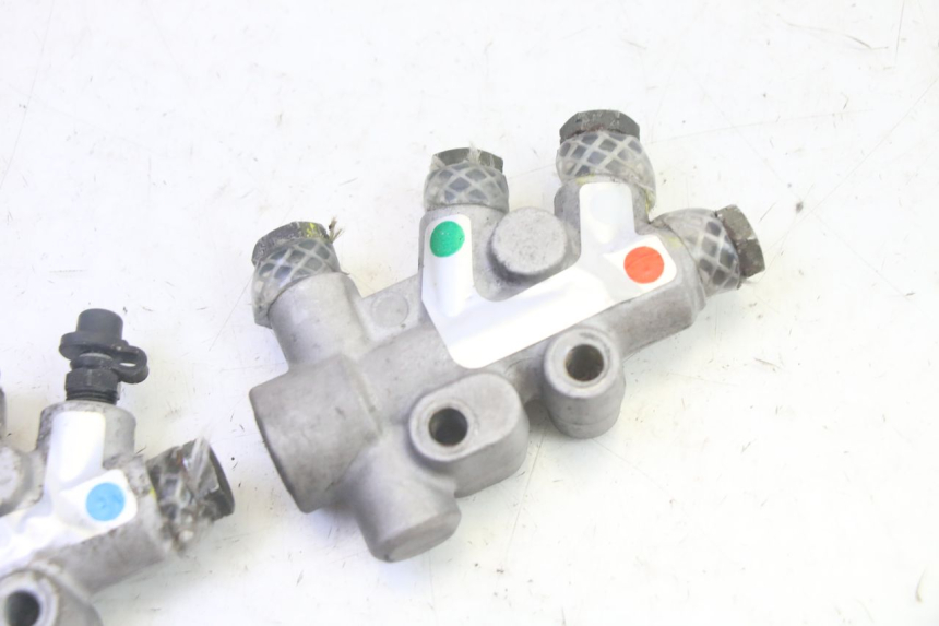 photo de BRAKE PROPORTIONING VALVE PIAGGIO MP3 RL 250 (2006 - 2010) - Alternative perspective