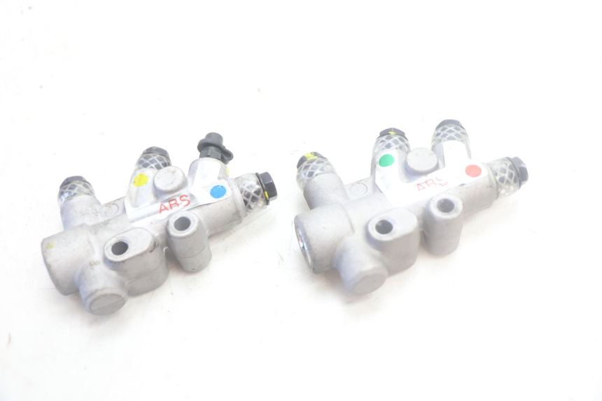 photo de BRAKE SPLITTER PIAGGIO MP3 500 (2016 - 2018) - Alternative perspective