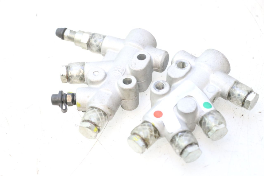 photo de BRAKE PROPORTIONING VALVE PIAGGIO MP3 500 (2011 - 2015) - Alternative perspective