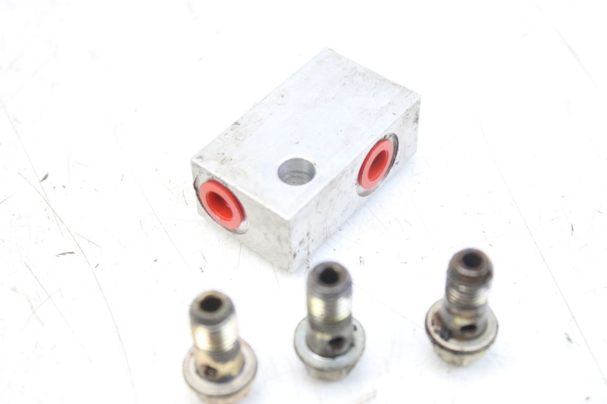 photo de BRAKE PROPORTIONING VALVE DAELIM S2 FI 125 (2008 - 2017) - Zoom on usage condition