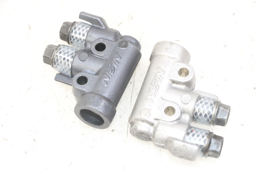 photo de BRAKE SPLITTER PEUGEOT SATELIS 125 (2013 - 2018) - Zoom on usage condition