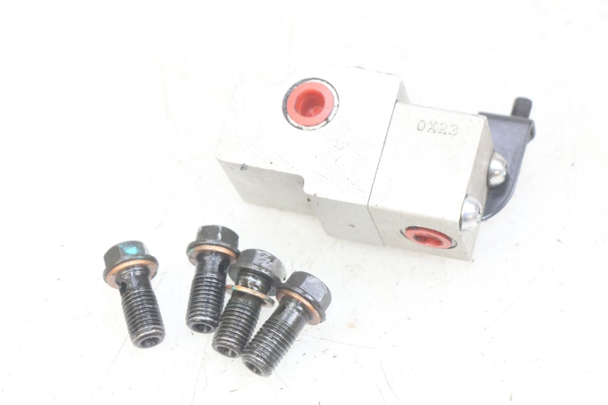 photo de BRAKE PROPORTIONING VALVE PEUGEOT TWEET 125 (2018 - 2021) - Alternative perspective