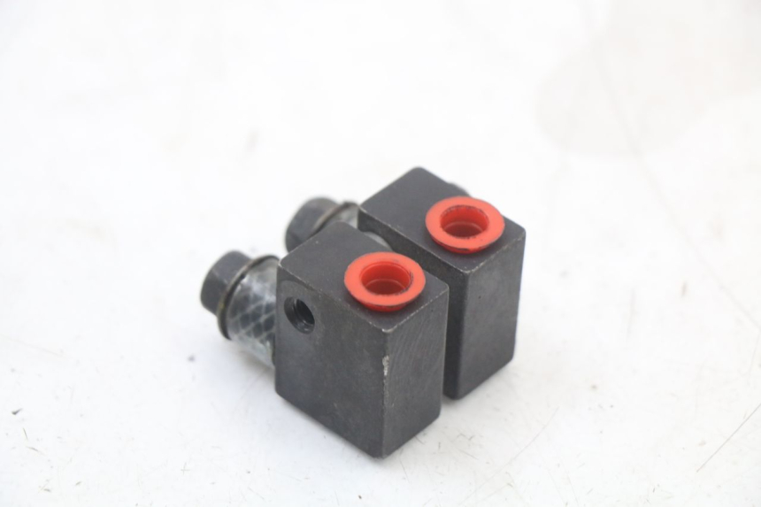 photo de BRAKE SPLITTER YAMAHA XJ6 ABS 600 (2008 - 2016) - Alternative perspective