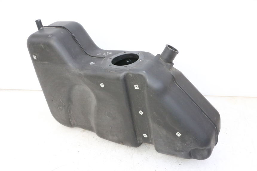 photo de FUEL TANK QUADRO 4 4D 350 (2015 - 2018) - Main view