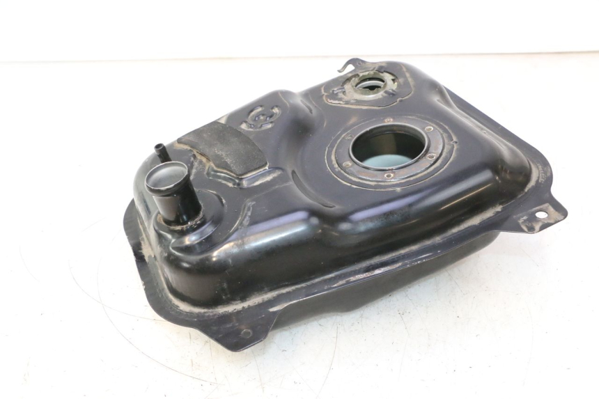 photo de FUEL TANK KYMCO AGILITY 16+ 4T 50 (2018 - 2023) - Fixing points details