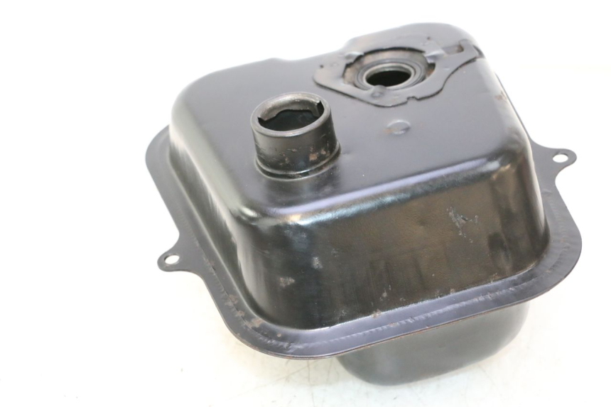 photo de FUEL TANK KYMCO AGILITY 4T 50 (2005 - 2018) - Fixing points details