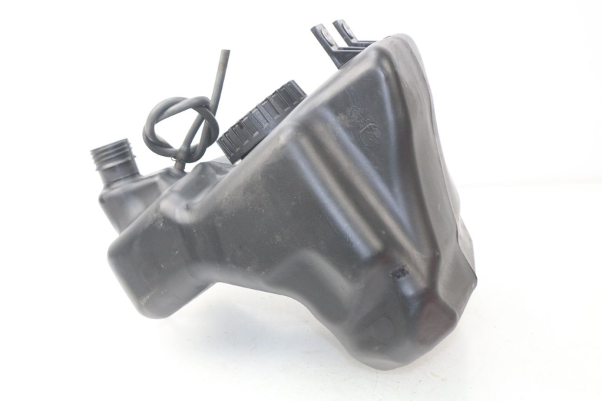 photo de FUEL TANK APRILIA ATLANTIC 125 (2003 - 2009) - Technical close-up