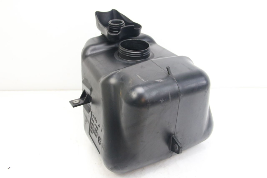photo de FUEL TANK APRILIA ATLANTIC 500 (2002 - 2003) - Zoom on usage condition