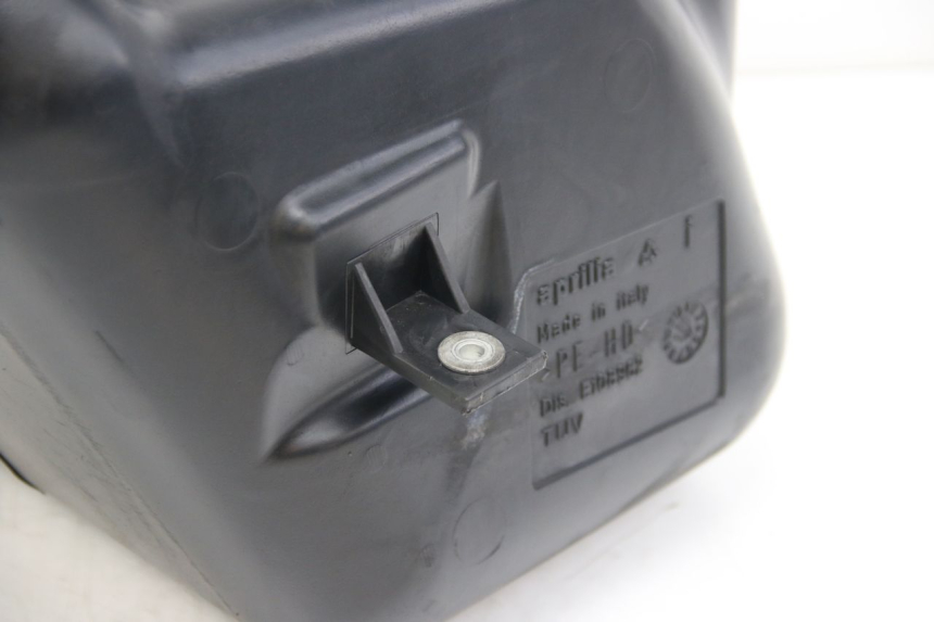 photo de FUEL TANK APRILIA ATLANTIC 500 (2002 - 2003) - Technical close-up
