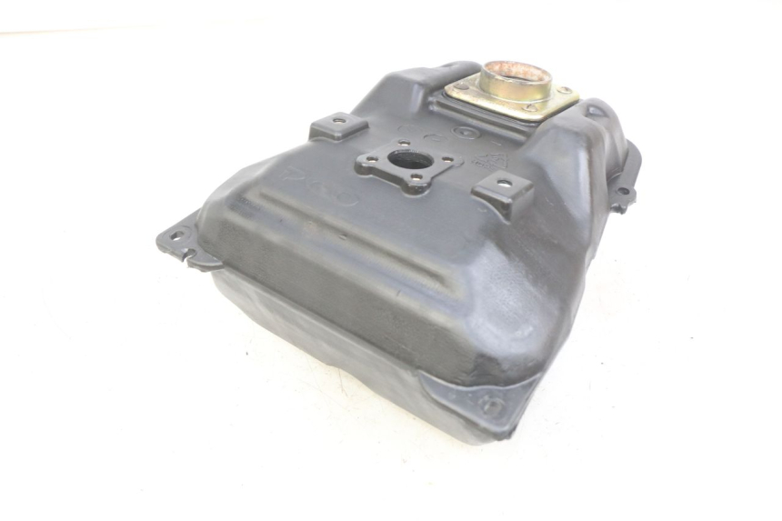 photo de FUEL TANK PGO BIG MAX 50 (2001 - 2009) - Technical close-up