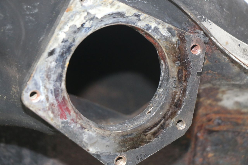 photo de FUEL TANK ROYAL ENFIELD BULLET CLASSIC 500 (2017 - 2020) - Zoom on usage condition